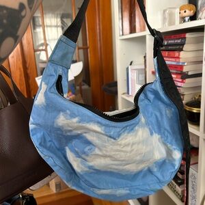 BAGGU Medium Crescent Bag - Clouds lightly used- still cronchy